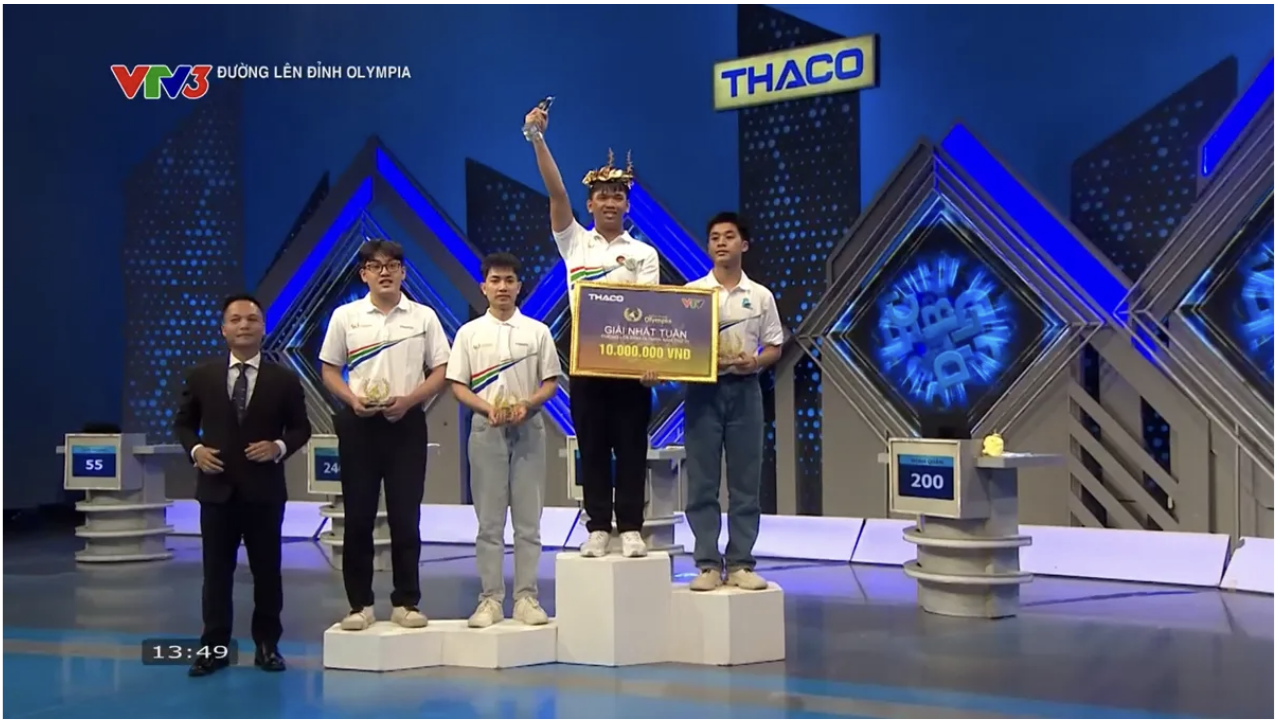 Em Đinh Quốc Trí-Lớp 11A2 trường THPT chuyên Hùng Vương-Bình Dương xuất sắc giành vòng nguyệt quế Tuần 1, tháng 2, quý 3 đường lên đỉnh Olympia năm 2025