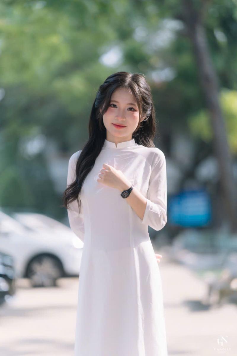 Cù Hoàng Khánh Ly
