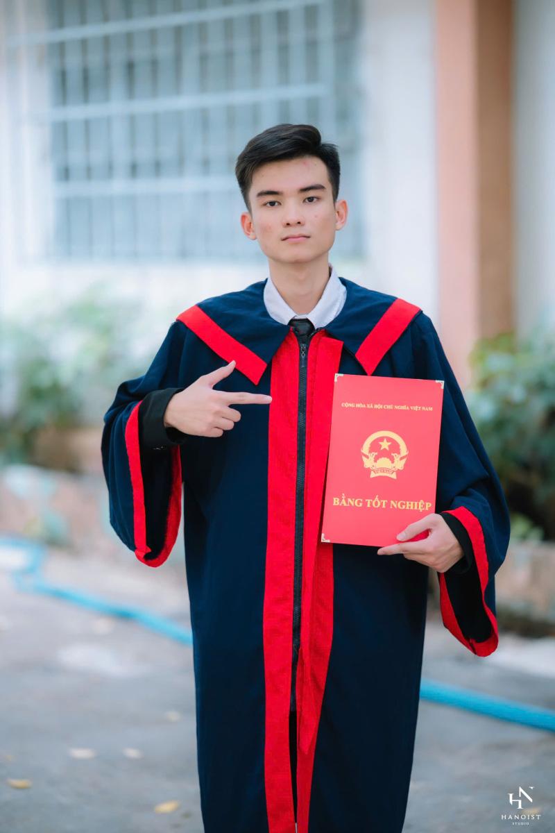 Nguyễn Mạnh Hùng